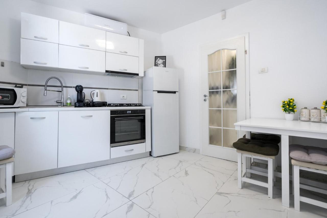 Monza-Apartment Bukarest Eksteriør billede